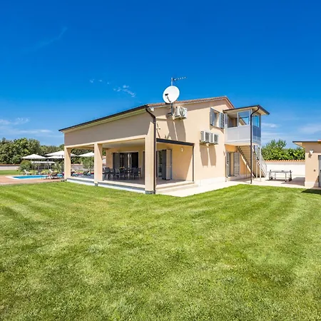 Penelope In - Haus Für 10 Personen Villa